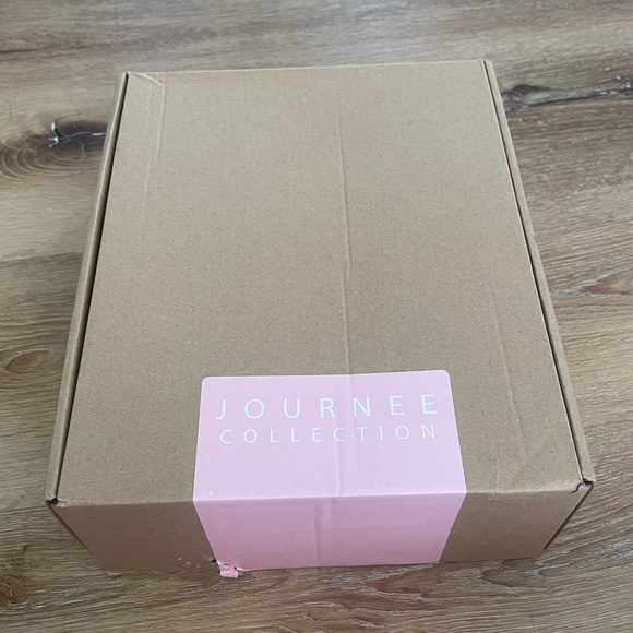 NIB Journee Collection Juniper Tan Heeled Sandals - Picture 2 of 12